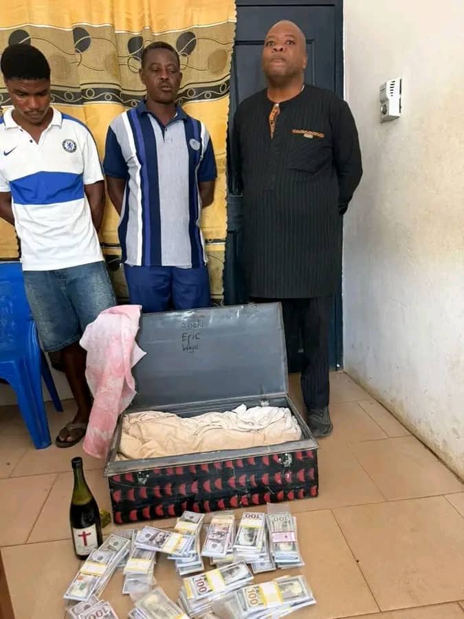 Police reject GH¢200,000 bribe after arresting suspects with fake US dollars