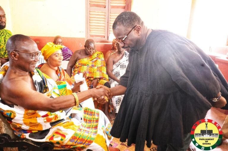 Annoh-Dompreh leads Minority MPs to visit Offinso Traditional Council ahead of Ashanti cocoa farmers tour