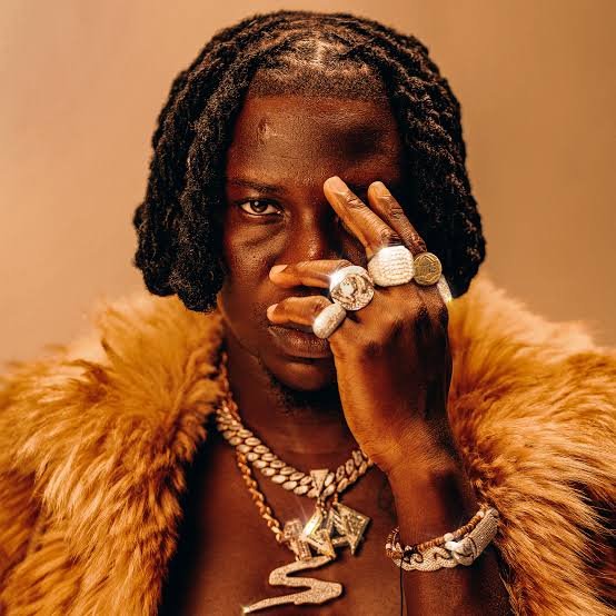 Stonebwoy gets emotional, breaks into tears during Nsawam Prison performance