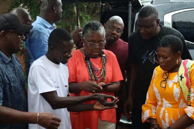 Minister tours Lower Volta clam communities ahead of landmark fisheries plan